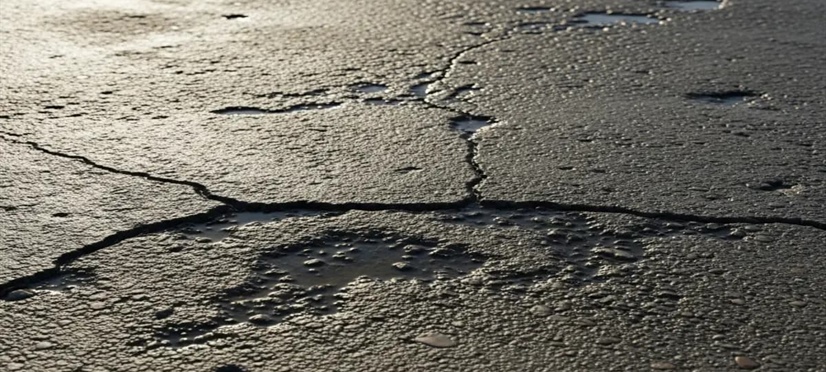 تأثیر ویژگی‌های سنگدانه و طرح اختلاط بر نفوذپذیری و دوام بتن در محیط‌های خورنده